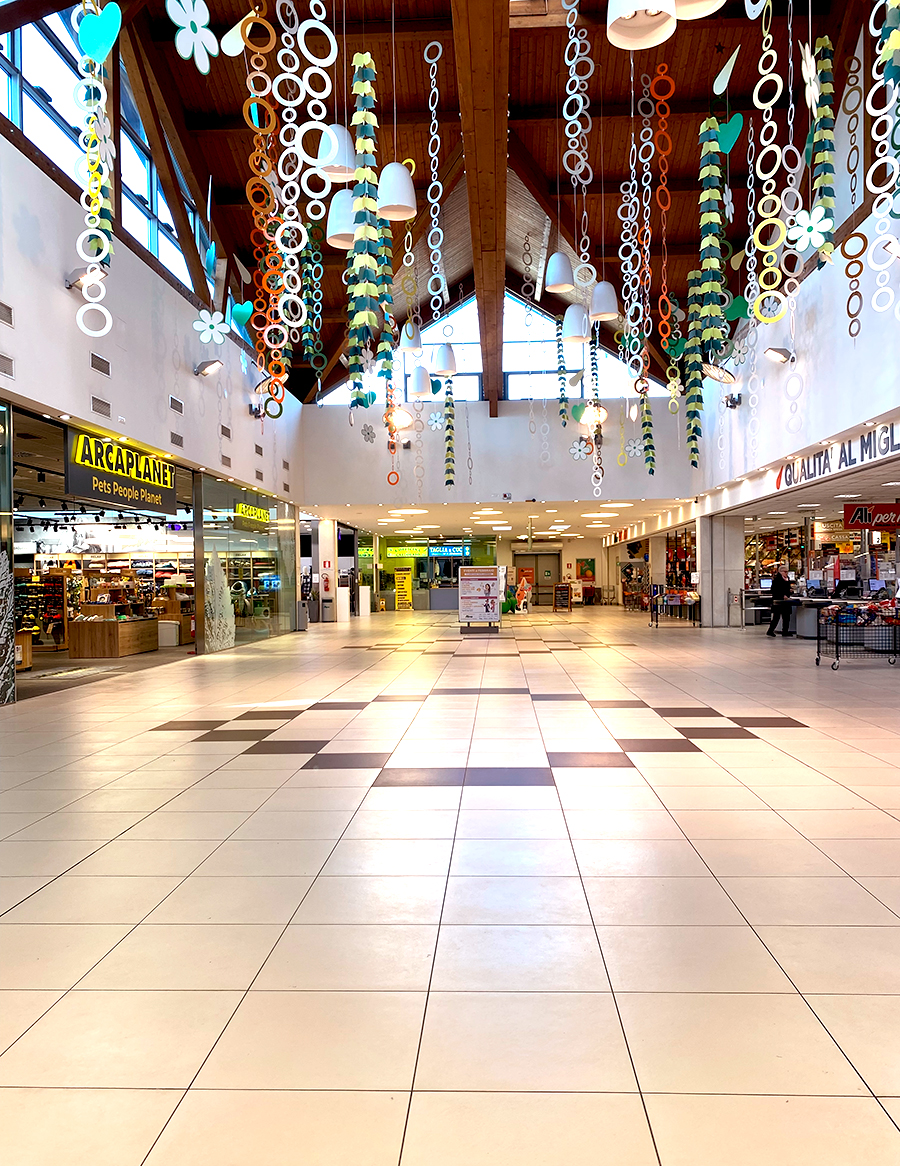 https://centrocommercialecastagnole.it/media/banners/images/foto-Centro_sotto_2-590042168.jpg